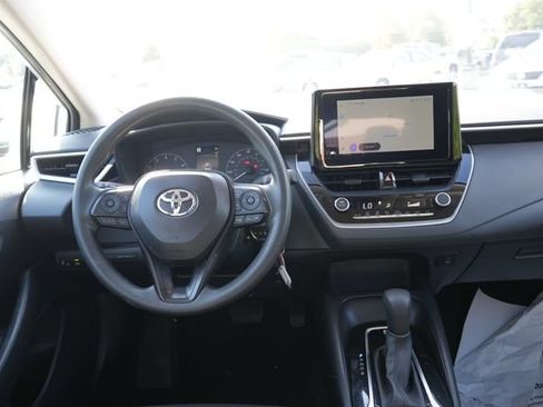 Used 2025 Toyota Corolla LE FWD image 18