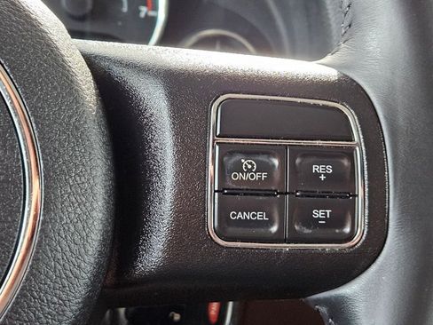 Used 2018 Jeep Wrangler Unlimited Sahara w/ Connectivity Group AWD/4WD image 25