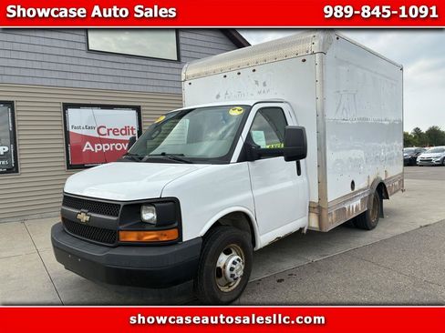 Used 2017 Chevrolet Express 3500 RWD image 1