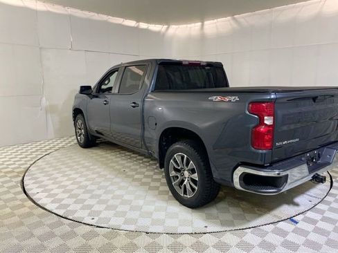 Used 2022 Chevrolet Silverado 1500 LT AWD/4WD image 19