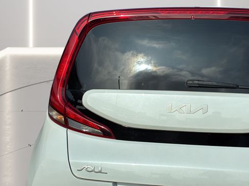 Used 2022 Kia Soul LX w/ Technology Package FWD image 28