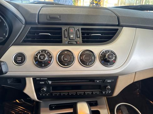 Used 2009 BMW Z4 sDrive30i image 24