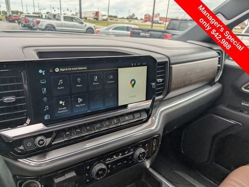 Used 2023 Chevrolet Silverado 1500 High Country w/ High Country Premium Package AWD/4WD image 21
