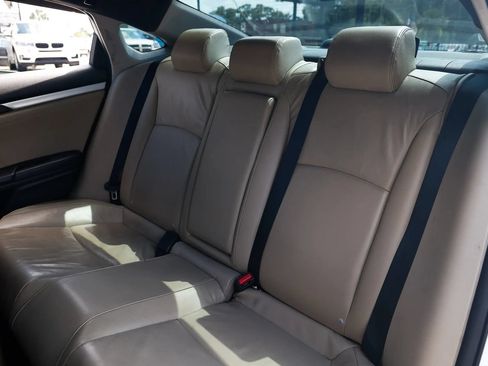 Used 2016 Honda Civic Touring image 19