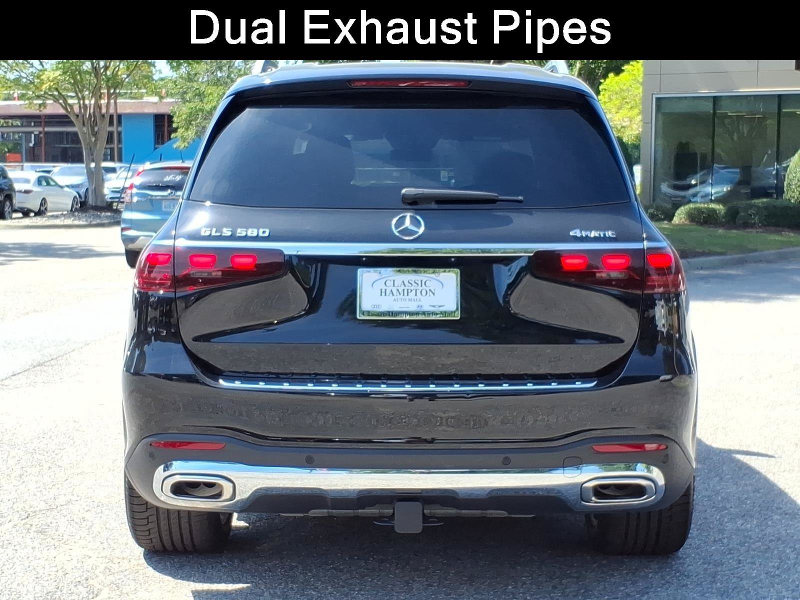 Used 2025 Mercedes-Benz GLS 580 4MATIC image 9