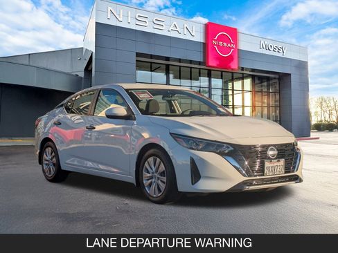 Used 2025 Nissan Sentra S image 2