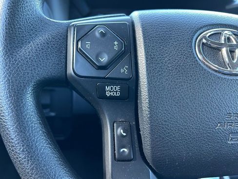 Used 2016 Toyota Tacoma SR image 18