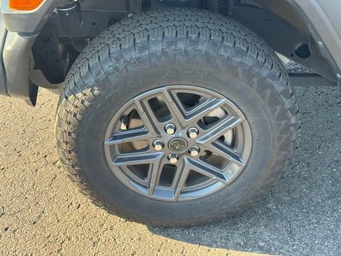 Certified 2025 Jeep Wrangler Sport AWD/4WD image 10