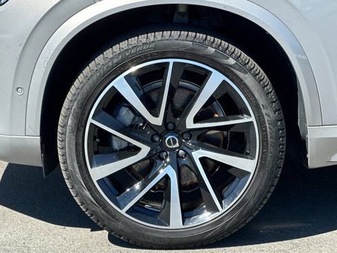 Certified 2024 Volvo XC90 B6 Plus AWD/4WD image 12
