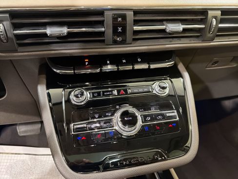 Used 2022 Lincoln Corsair Reserve w/ Sport Package image 21