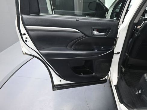 Used 2018 Toyota Highlander SE AWD/4WD image 69