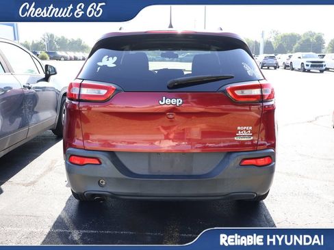 Used 2016 Jeep Cherokee Latitude w/ Comfort & Sound Group FWD image 18