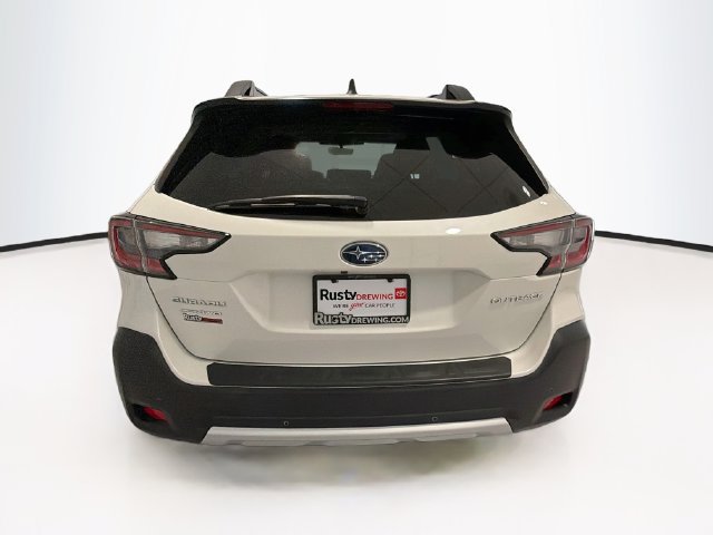 Used 2023 Subaru Outback Limited AWD/4WD image 5