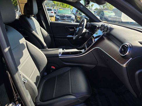 Used 2026 Mercedes-Benz GLC 300 4MATIC image 11