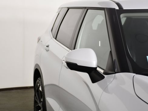 Used 2024 Mitsubishi Outlander SE AWD/4WD image 14