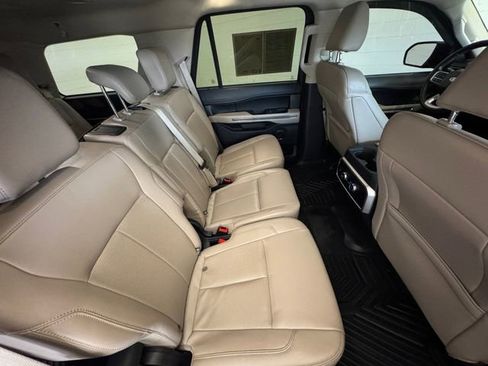Used 2023 Ford Expedition XLT image 29