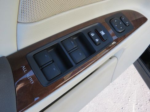 Used 2011 Lexus IS 250 4dr Sport Sdn RWD image 31