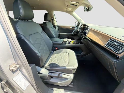 Used 2024 Volkswagen Atlas SE image 15