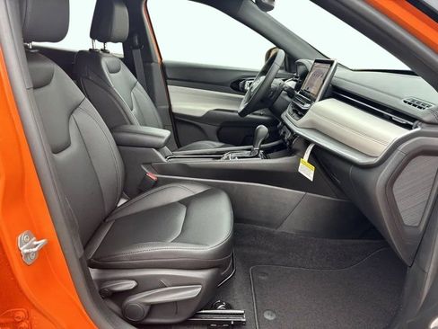 New 2026 Jeep Compass Limited w/ Sun, Sound & Navigation Group AWD/4WD image 34