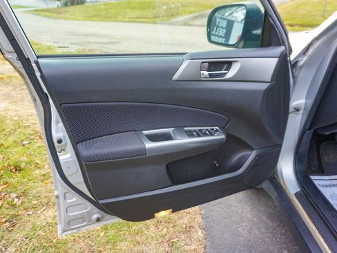 Used 2011 Subaru Forester 2.5X Premium w/ All-Weather Pkg image 26