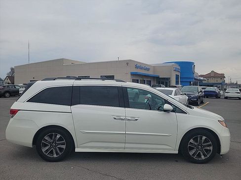 Used 2015 Honda Odyssey Touring Elite image 6