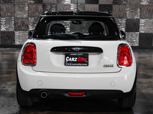 Used 2017 MINI Cooper 2-Door Hardtop FWD image 8