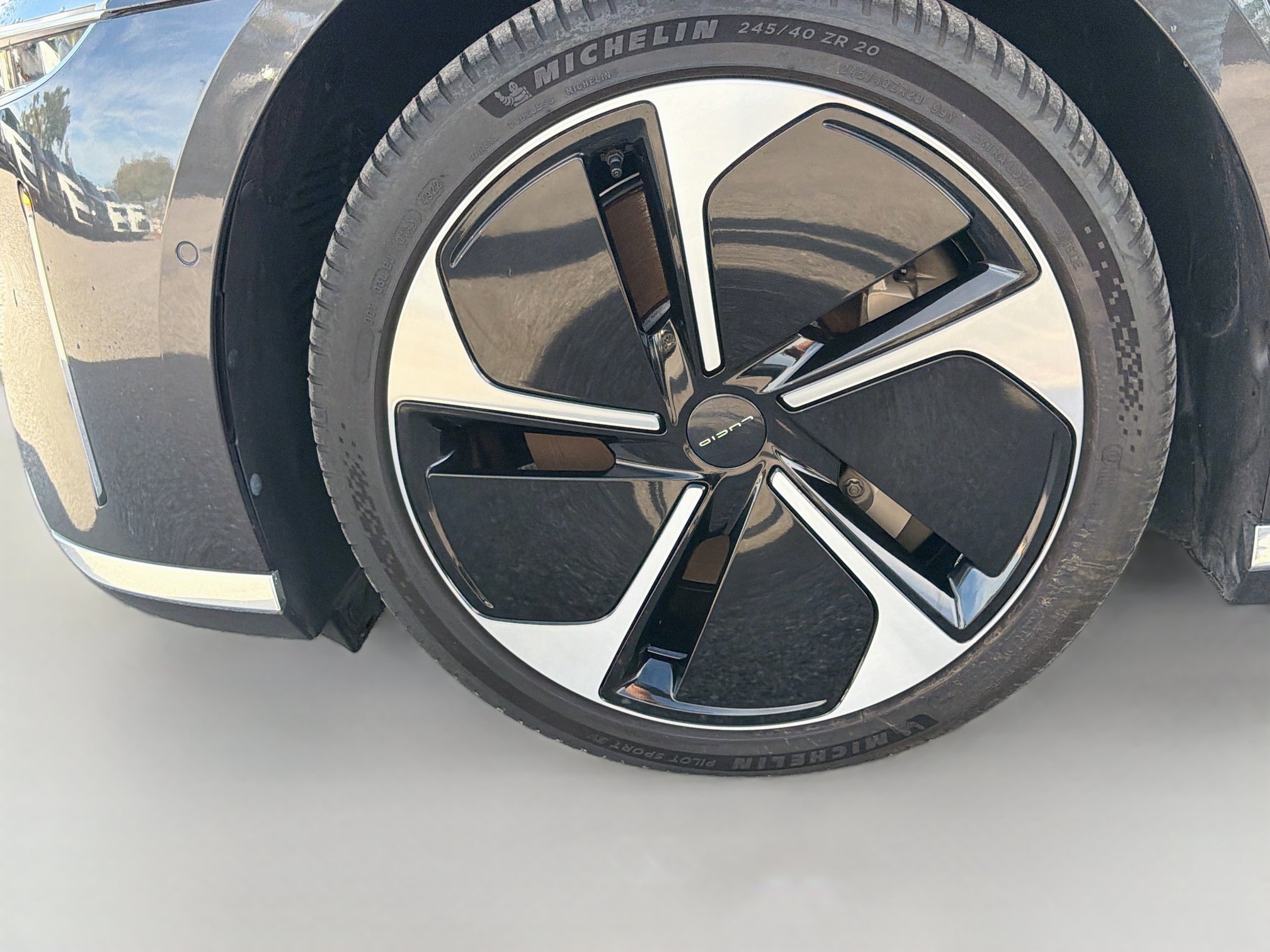Used 2024 Lucid Air Touring AWD/4WD image 40