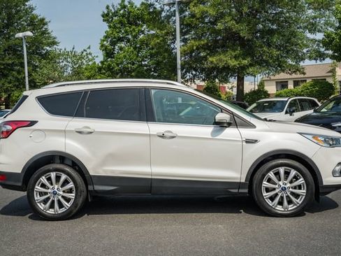 Used 2017 Ford Escape Titanium FWD image 4