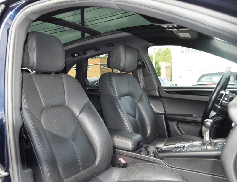 Used 2019 Porsche Macan AWD/4WD image 31