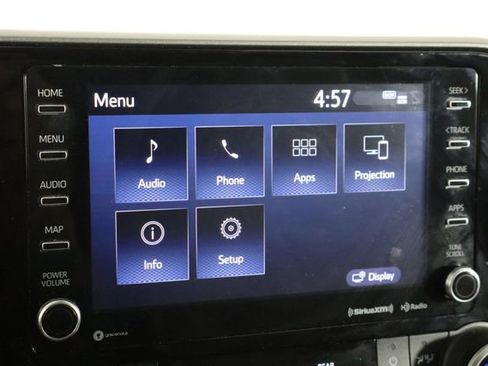 Used 2021 Toyota Highlander XLE image 32