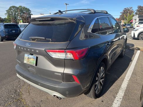 Used 2020 Ford Escape Titanium AWD/4WD image 4