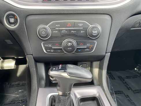 Used 2019 Dodge Charger SXT w/ Driver Confidence Group image 11