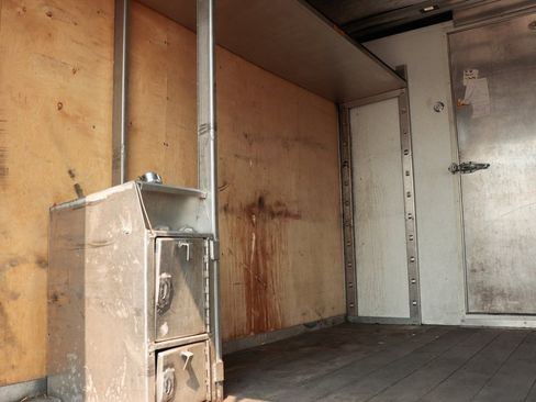 Used 2015 Chevrolet Express 4500 image 11