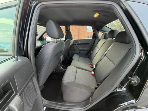 Used 2010 Ford Focus SE image 13
