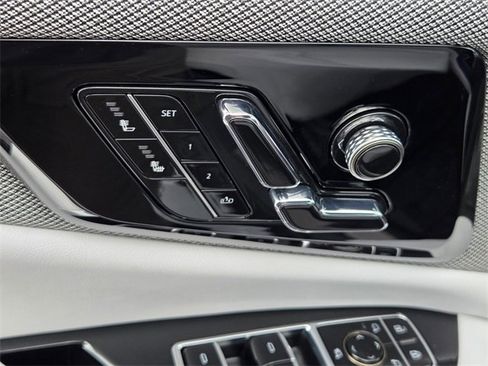 New 2025 Cadillac Optiq Luxury 1 image 20