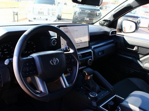 Used 2025 Toyota 4Runner Limited image 2