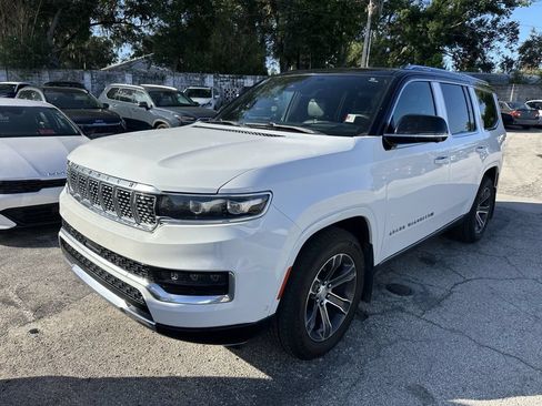 Used 2023 Jeep Grand Wagoneer 4WD image 4