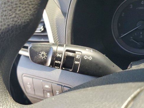 Used 2019 Hyundai Tucson SE AWD/4WD image 17