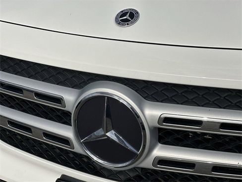Used 2023 Mercedes-Benz GLB 250 image 29