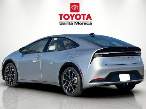 New 2026 Toyota Prius Plug-In Hybrid FWD image 5