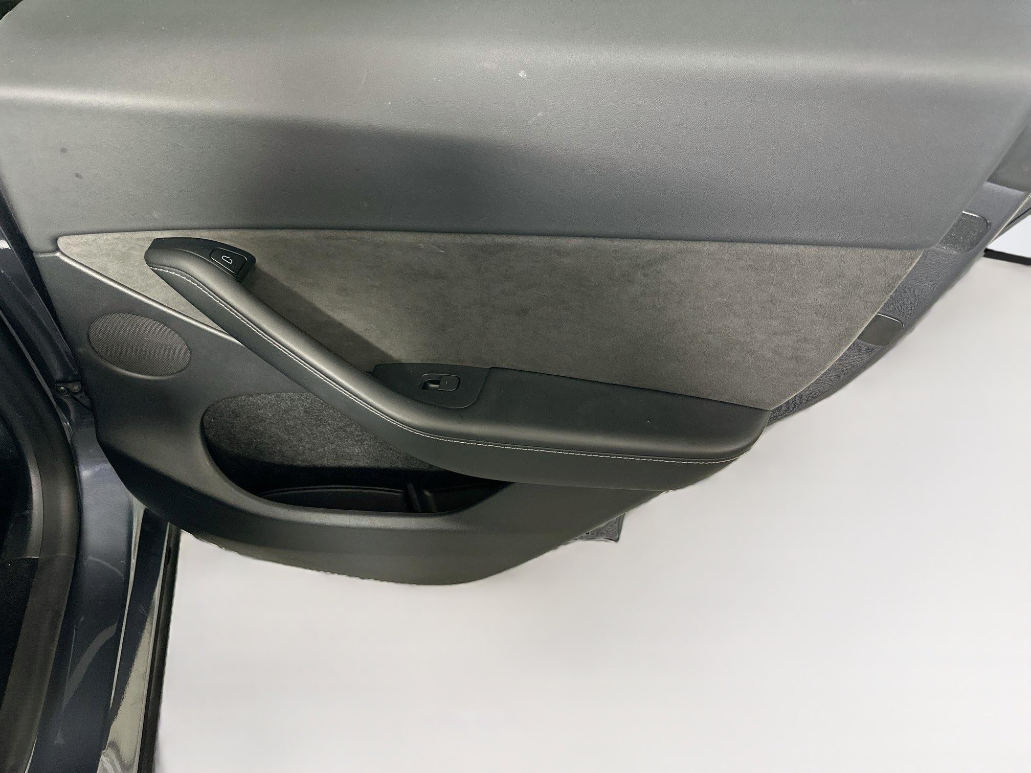 Used 2023 Tesla Model Y Long Range AWD/4WD image 29