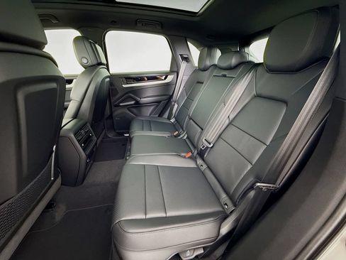 New 2026 Porsche Cayenne AWD/4WD image 23