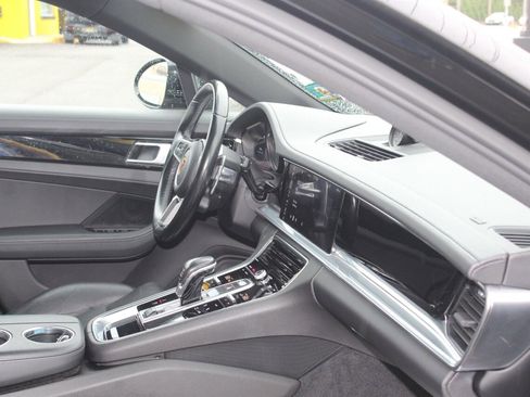 Used 2018 Porsche Panamera 4S image 20