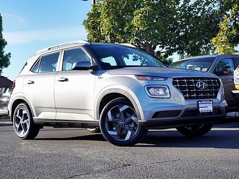 New 2026 Hyundai Venue SEL FWD image 2