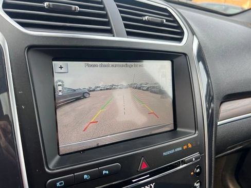 Certified 2018 Ford Explorer Limited w/ Equipment Group 301A AWD/4WD image 14
