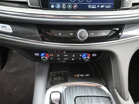 Used 2024 Buick Enclave Premium image 24