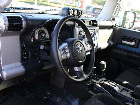 Used 2011 Toyota FJ Cruiser 4WD w/ Upgrade Pkg image 49