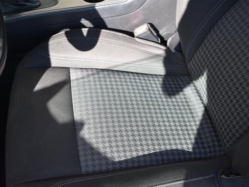 Used 2023 Dodge Challenger SXT image 12