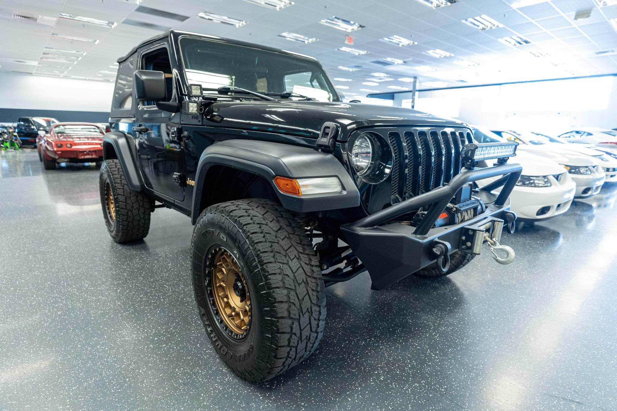 Used 2020 Jeep Wrangler Sport AWD/4WD image 3