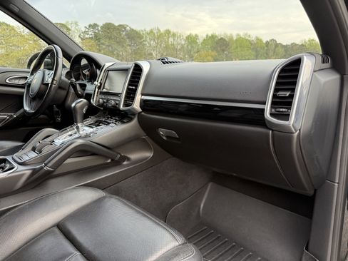 Used 2014 Porsche Cayenne Diesel image 19